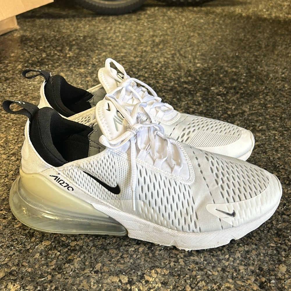 Men’s Nike AirMax 270. White, size 10.